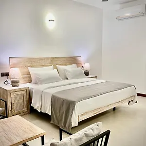 https://chariot-square.negombohotels.net